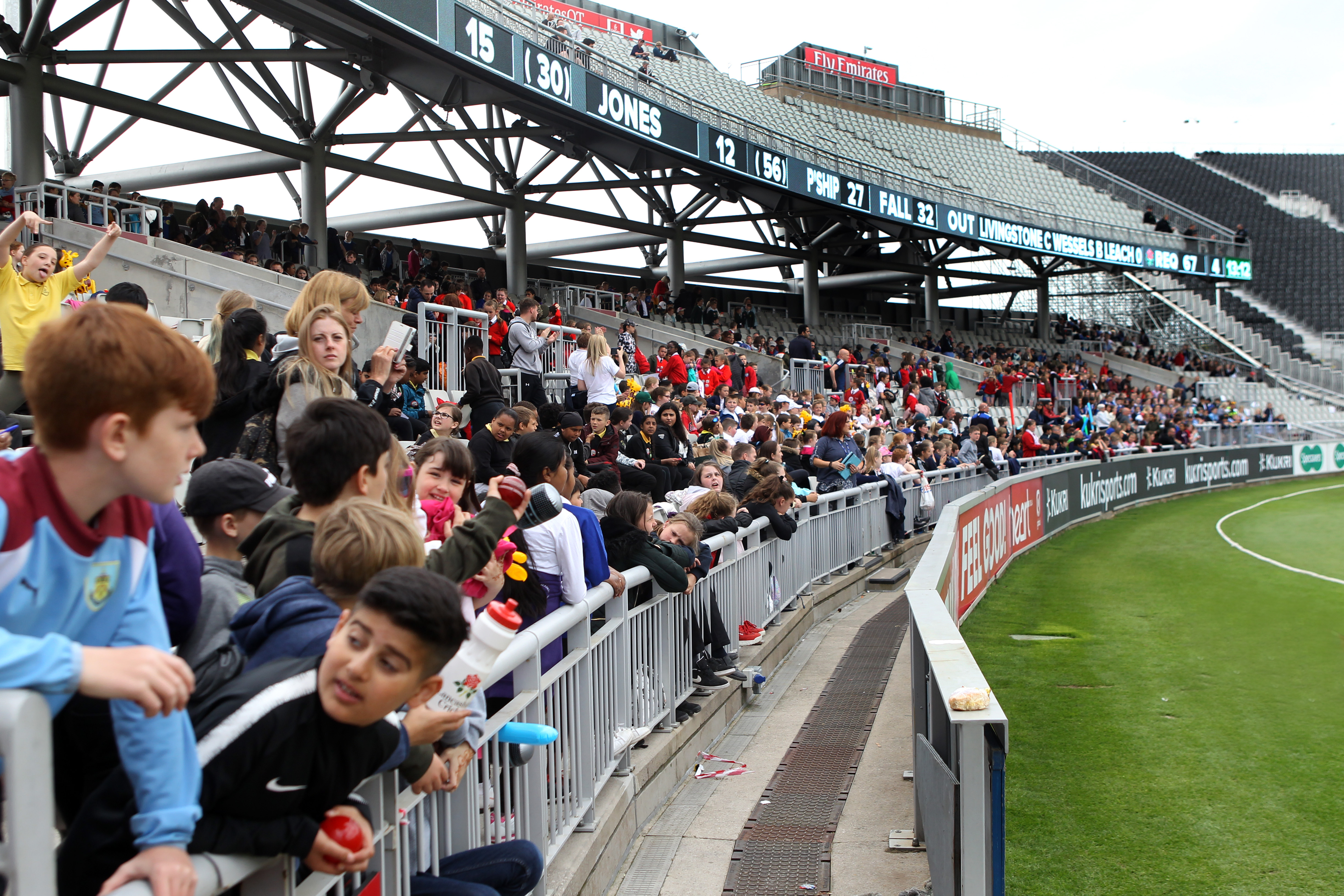 schools cricket 31.jpg